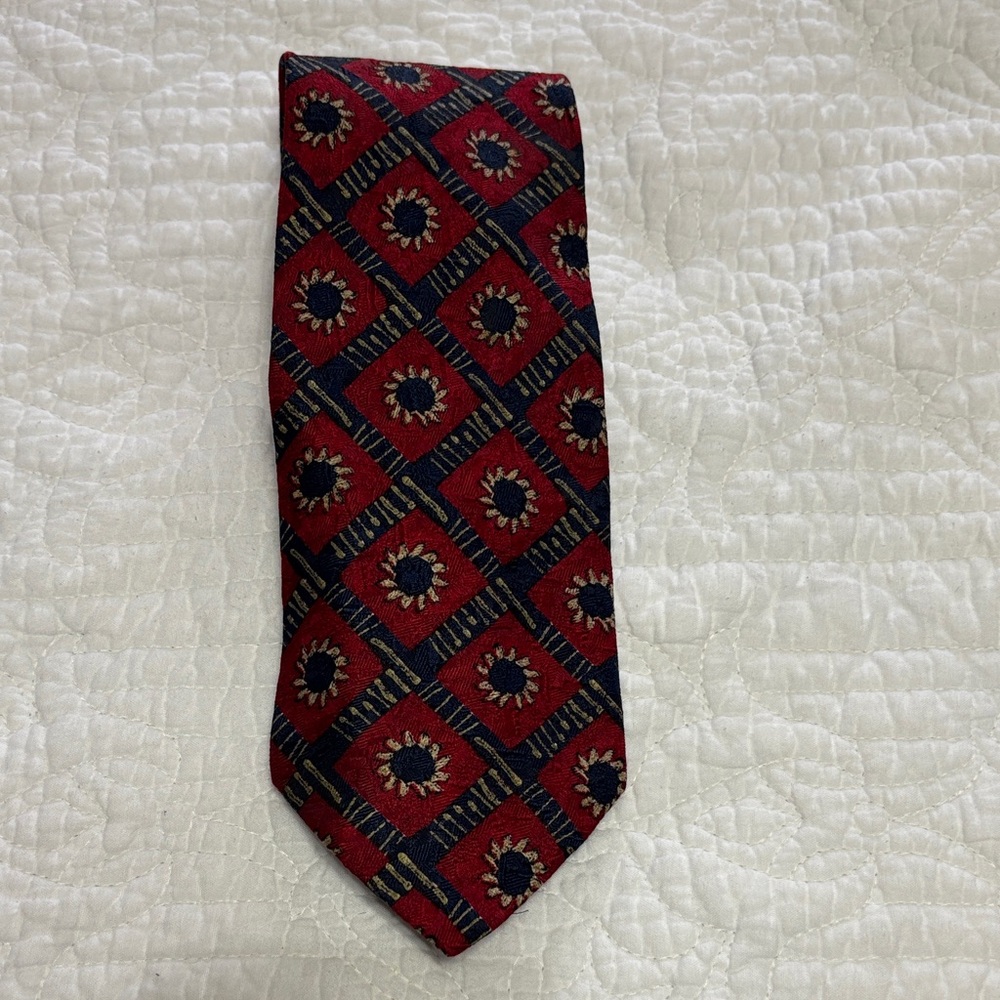 Ermenegildo Zegna Men's Silk Tie Red Navy Gold Geometric Medallion Pattern